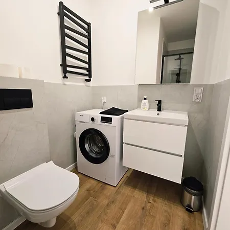 Apartczluchow アパート *