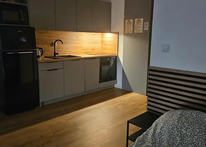 Apartczluchow شقة